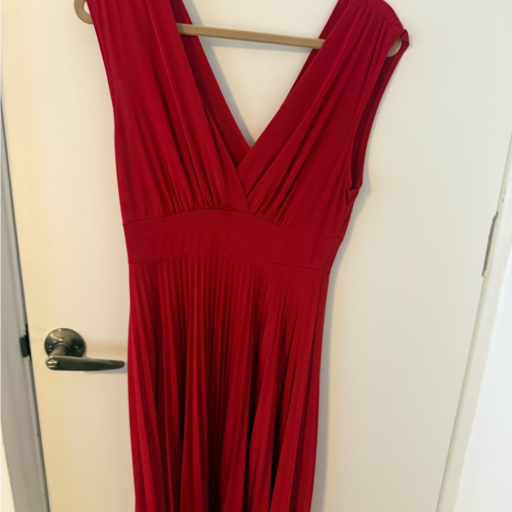 Elegant Red Sleeveless Dress